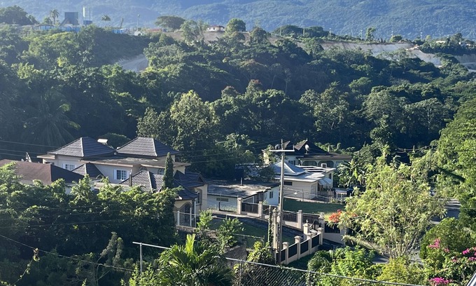 Montego Bay House | Andeve's modern, quiet home away from home with 4 bedrooms 2 bathrooms sleeps 8