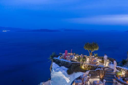 Oia Hotel | Andronis Luxury Suites