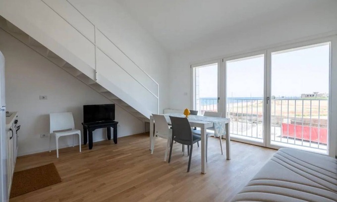 Municipio 1 Apartment | Angelina house - Sea Front Loft