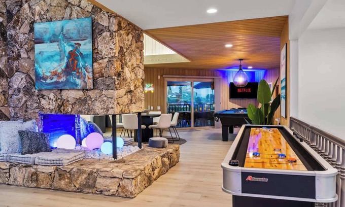 Mount Helix House | Angels Pt Estate, Pool, Arcade, 8 Beds, Ocean View