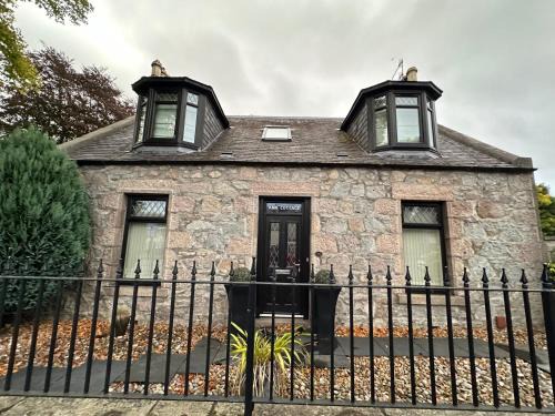 Bucksburn House | Ann Cottage Retreat in Aberdeen