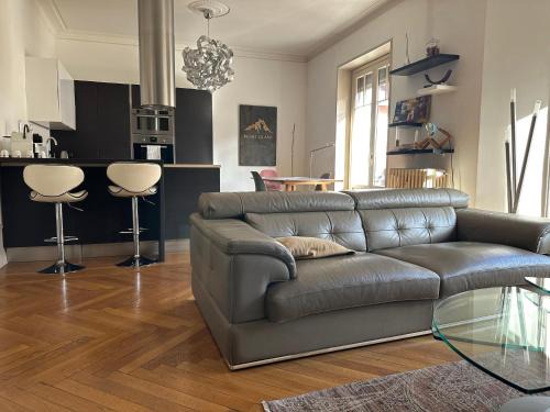 Annecy Old Town Apartment | Annecy ArtDeco Building