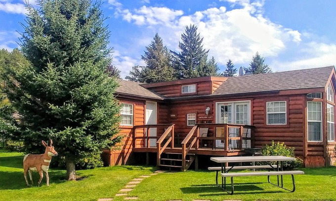 Hill City Cabin | Antelope Loft, Cabin on a beautiful meadow, surrounded by a quiet little stream.