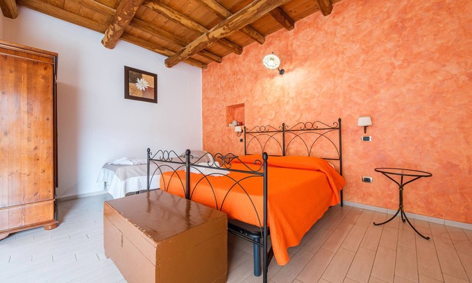 Gioiosa Marea Apartment | Antico Casale Gioiosa Marea Room 'Gioiosa Guardia' with Mountain View, Wi-Fi and Air Conditioning