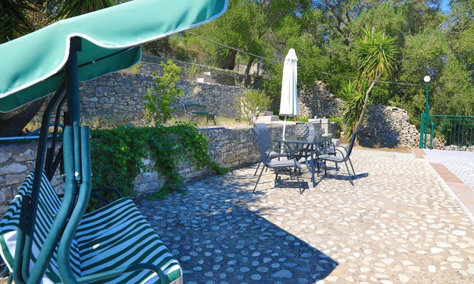 Koutsi Apartment | Antigoni Villa Tria in Longos