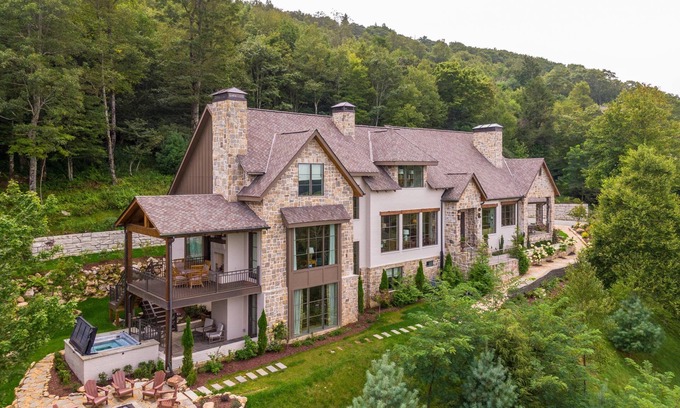 Boone House | Antler Trail Lodge - Huge custom home, views, 4 King Suites, firepit, hot tub!
