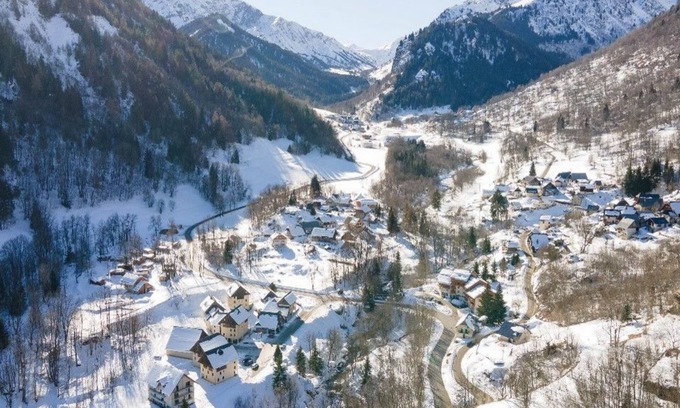 Saint-Colomban-des-Villards Condo | Appartment Ensoleillé avec Navette aux Remontées