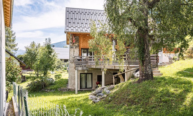 Saint-Colomban-des-Villards Apartment | Apartment 'Breizh Chalet - 14 Personnes' with Mountain View, Private Terrace and Wi-Fi