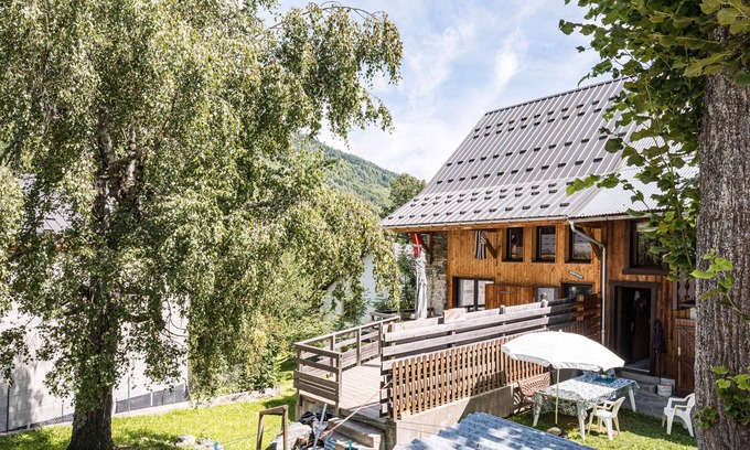 Saint-Colomban-des-Villards Apartment | Apartment 'Breizh Chalet - 6 Personnes' with Mountain View, Private Garden and Wi-Fi