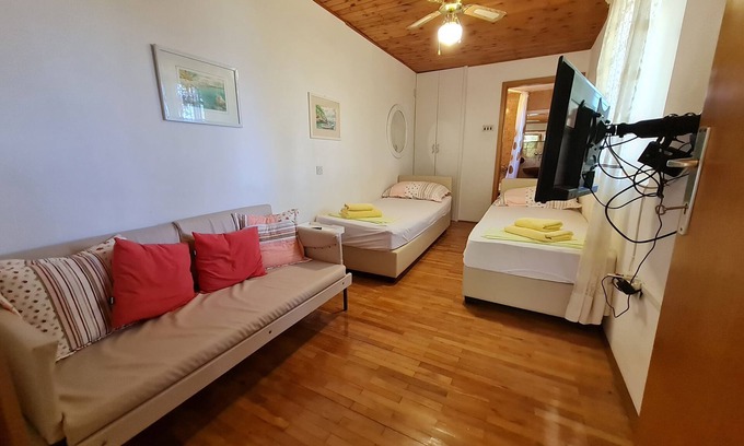 Vratarusa Apartment | Apartments Ljubica (69231-A1) - Klenovica (Novi Vinodolski)