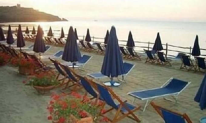 Punta Ala Apartment | Apartament in apartament house near the sea surrounding by secular pinegroves