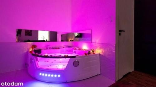 Stare Podgorze Apartment | Apartament Shadow Prywatne Jacuzzi Zamoyskiego Kraków