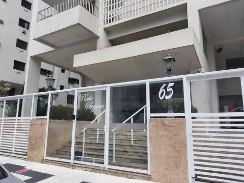 Vila Alzira Apartment | Apartamento bem localizado com estacionamento