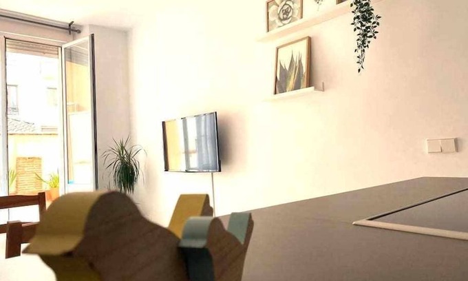 Old Town Apartment | Apartamento con Terraza en el Casco Antiguo de Pamplona - Ayla San Fermín