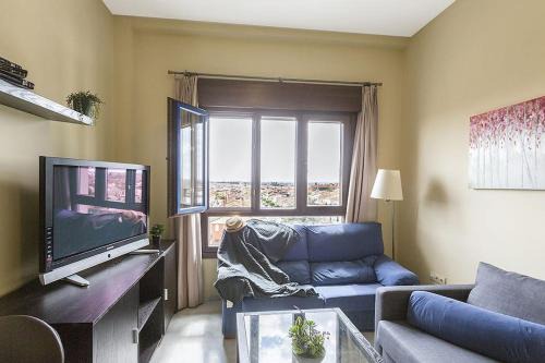 Bormujos Apartment | Apartamento EL MIRADOR, recepción 24 h, piscina, wifi y parking interior