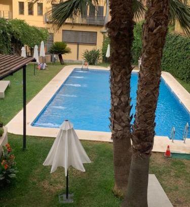 Cruz Roja-Capuchinos Apartment | Apartamento próximo al centro de 2 dormitorios con piscina