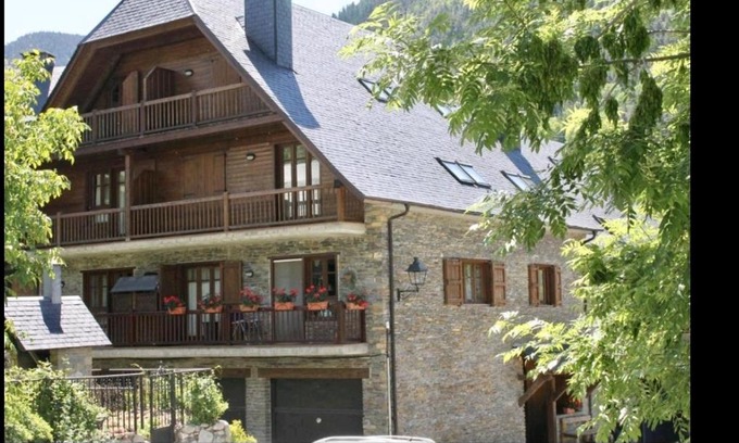 Salardu Apartment | Apartamento salardu