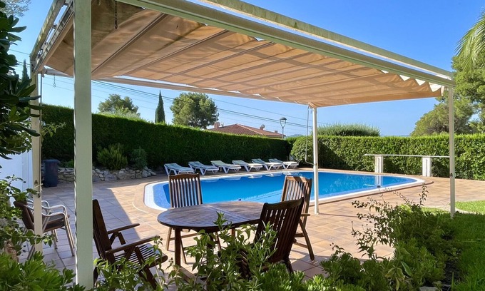 L'Estartit Apartment | APARTAMENTO VOLENDAM - GROUND FLOOR WITH PRIVATE POOL