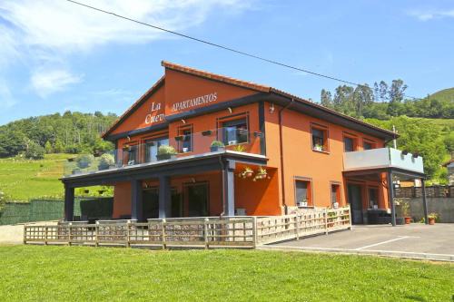 Avin Apartment | Apartamentos La Cueva - Onis