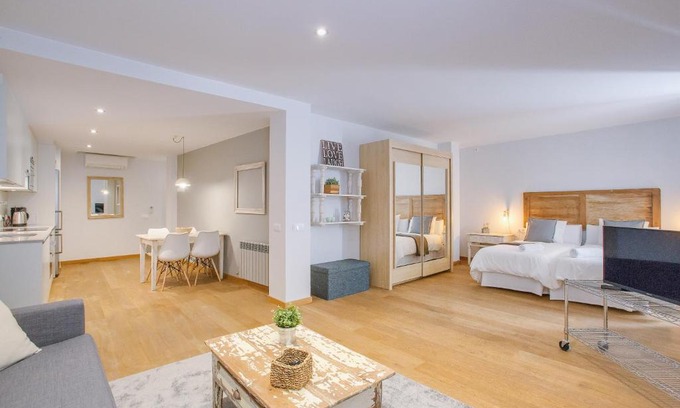 Barri Vell Apartment | Apartaments Catedral – Baltack Homes