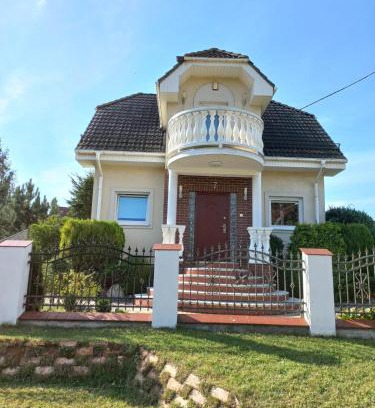 Junoszyno Apartment | Apartamenty Junona nad morzem, w domu z ogrodem, obok Stegna i Jantar