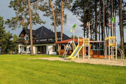 Mszczonow Bed & Breakfast | Apartamenty Wakacyjna Wioska Ngô 20m od Suntago