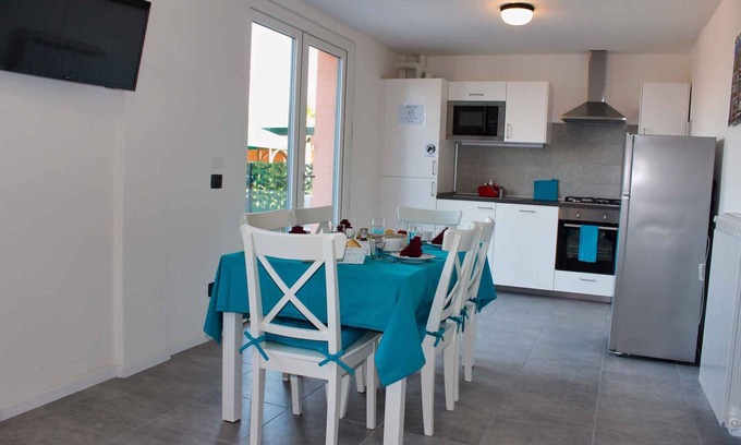 Manerba del Garda Condo | Apartement in the Residence Bellavista with pool and WiFi