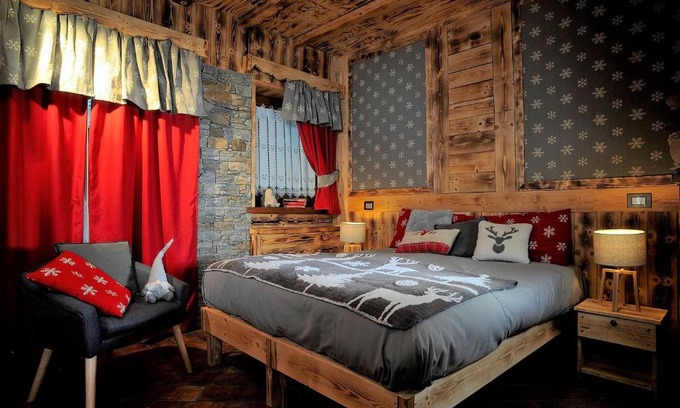 Brusson Apartment | Aparthotel Foyer d'antan SUITE con caminetto hammam o vasca idromassaggio