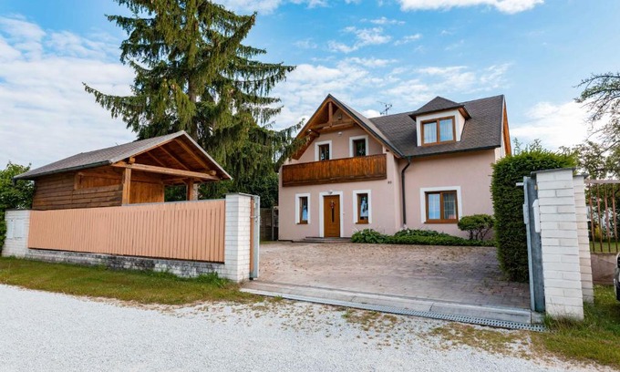 Domanin Apartment | Apartmány Sen