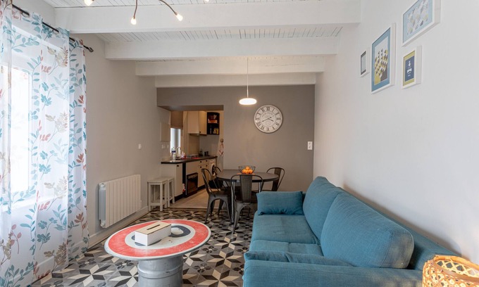 Mouilleron-Saint-Germain Apartment | Apartment "Place au Repos" with Wi-Fi