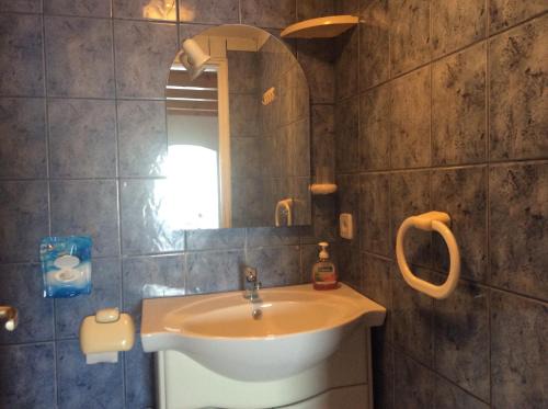 Ustrine Apartment | Apartman Ustrine