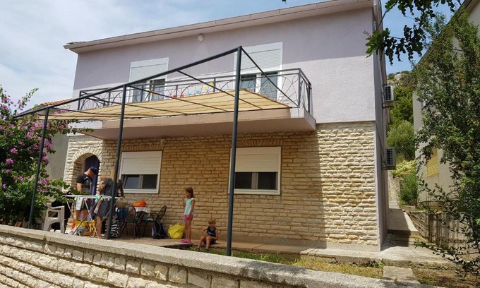 Vrgada Apartment | Apartmani Linda