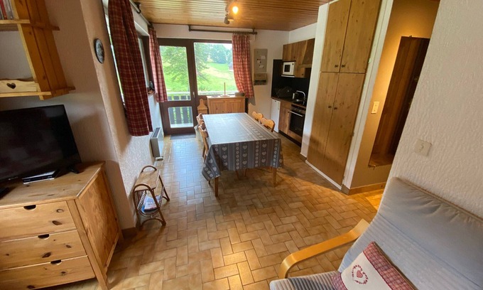 La Chapelle-d'Abondance Apartment | Apartment Near Cable Cars with Balcony - Pet-Friendly, Non-Smoking