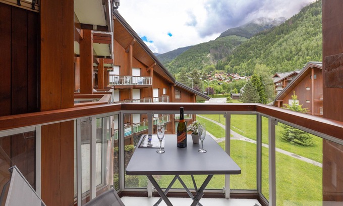 Les Contamines-Montjoie Apartment | Apartment 'Studio Haut De Gamme Contamines' with Mountain View and Balcony