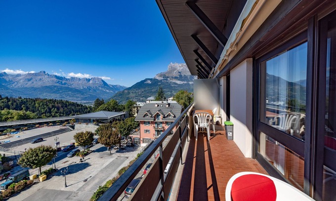 Saint-Gervais-les-Bains Apartment | Apartment "Paradiso" with Mountain View, Balcony & Wi-Fi
