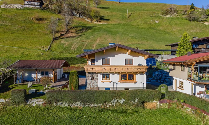 Schonbach Apartment | Apartment with breathtaking view, close to ski lift