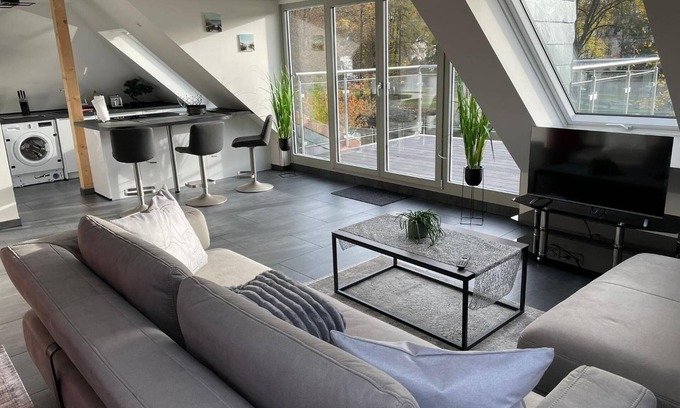 Bad Neuenahr-Ahrweiler Apartment | Apartment 'Exklusive Wohnung Mit Ahrblick 1' with Balcony, Wi-Fi and Air Conditioning