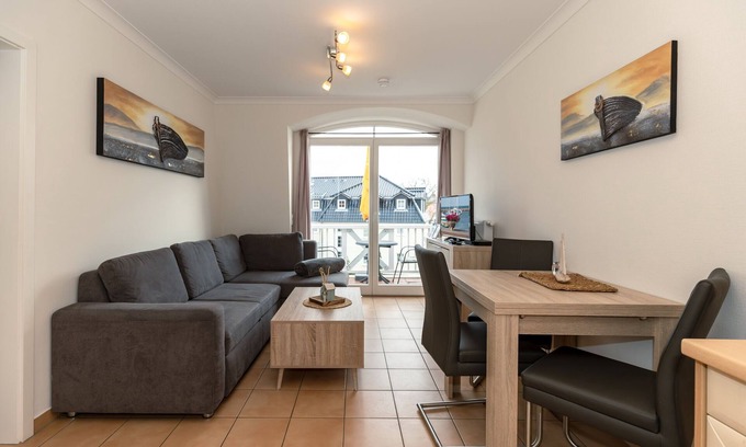 Kuehlungsborn Apartment | Apartment mit Südbalkon - Saunabereich Inklusive und nur 100 m zum Ostseestrand!