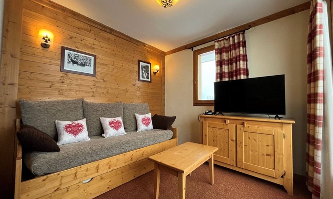 Val Cenis Apartment | Apartment for 6 with Pool, Ski-in/Ski-out Access in Val Cenis