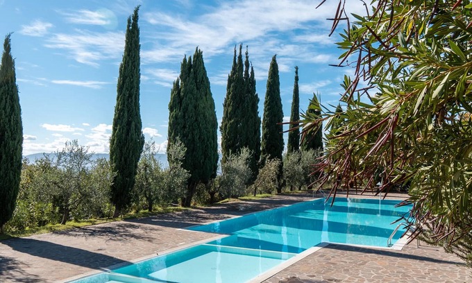 San Donato in Fronzano Apartment | Apartment '05 B Fattoria Degli Usignoli' with Shared Pool, Wi-Fi and Air Conditioning