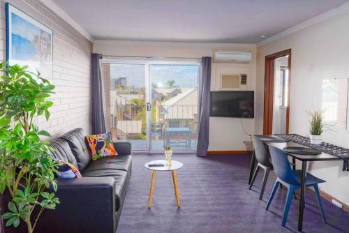 Rivervale Hotel | Apartment 11 Burswood
