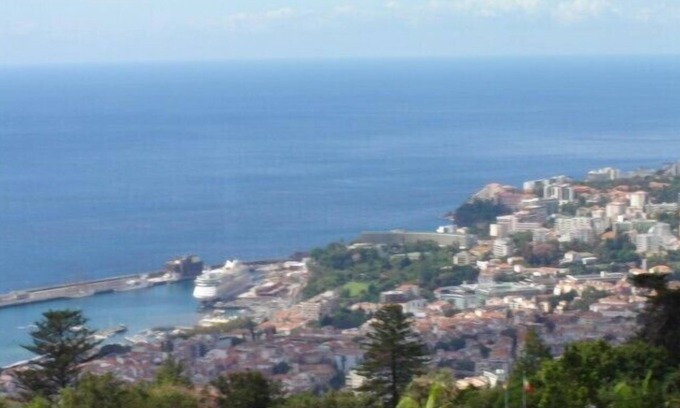 Santa Maria Maior Apartment | APARTMENT - 2 balconies overlooking City, Harbour, Gardens & Mountains