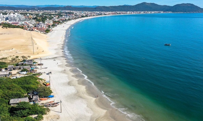 Ingleses do Rio Vermelho Apartment | Apartment 20 meters from the sand of Praia dos Ingleses or a 2-minute walk.