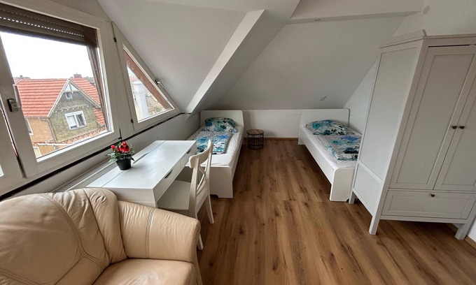 Leimen Apartment | Apartment '4' with Balcony and Wi-Fi