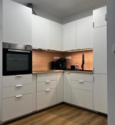 Zizkov Apartment | Apartment A l Modern Stay with Parking