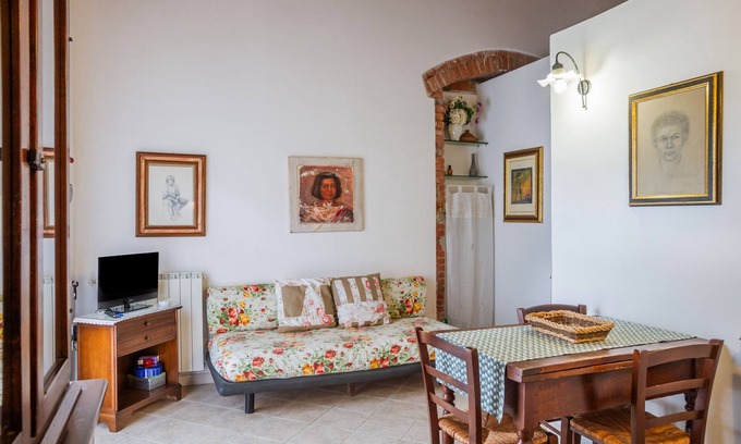 Grosseto Apartment | Apartment 'Aia' with Private Garden, Wi-Fi and Air Conditioning