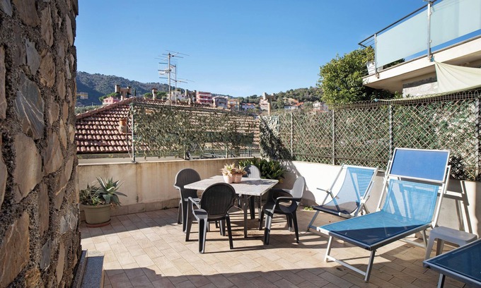 Alassio Apartment | Apartment 'Alassio Mare E Non Solo' with Sea View, Wi-Fi and Air Conditioning