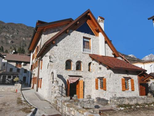 Barcis Apartment | Apartment Albergo Diffuso - Cjasa Ustin-3 by Interhome