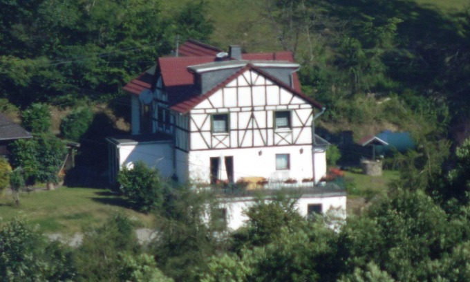 Waldbreitbach Apartment | apartment and chafer