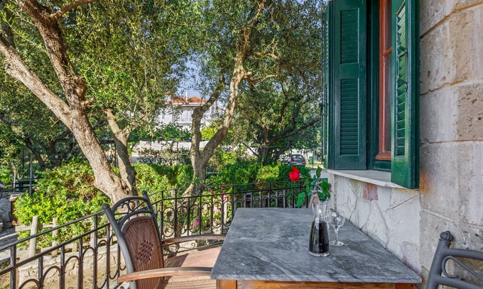 Limni Keri Apartment | Apartment 'Angela' with Shared Garden, Wi-Fi and Air Conditioning